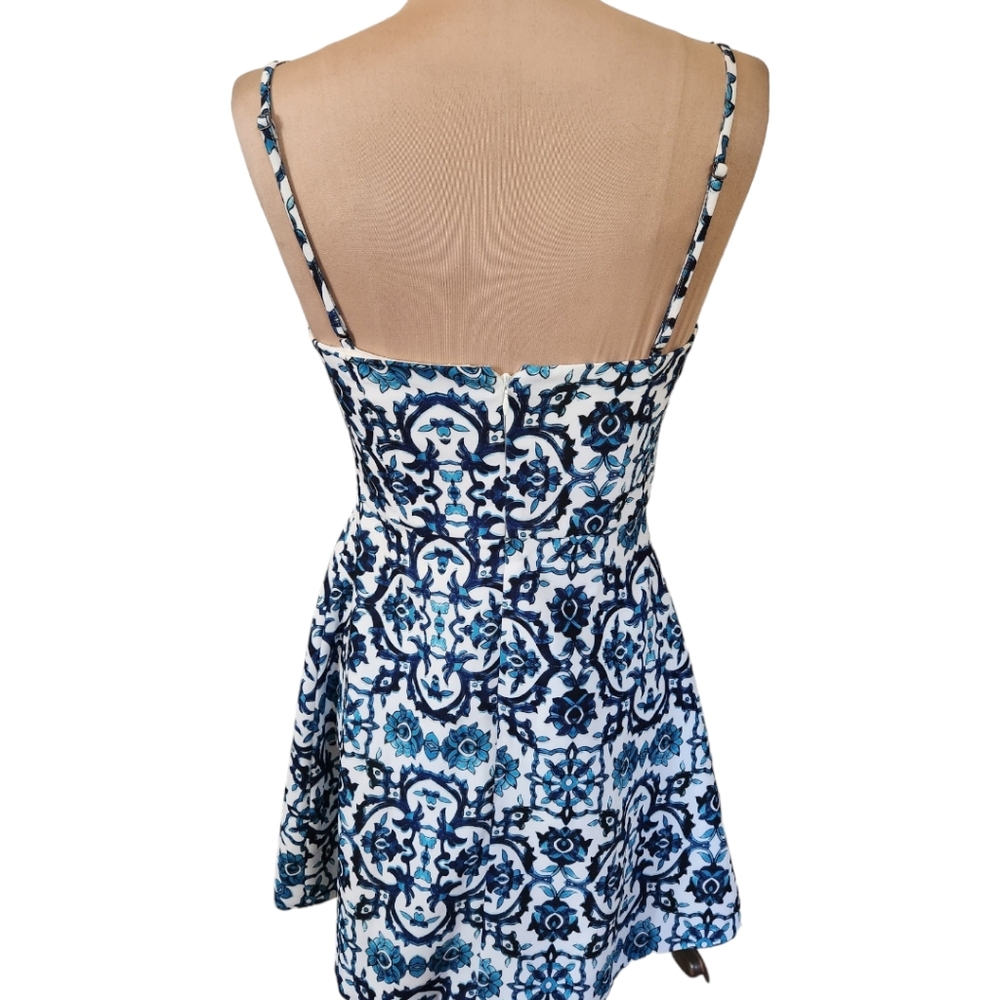 STYLESTALKER Blue & White Delft Pattern Mini Sundress - Size M - Picture 7 of 15